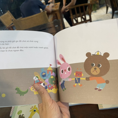 (Combo 5 cuốn in màu toàn bộ) QUY TẮC BÉ NGOAN – BÉ YÊU ĐI NHÀ TRẺ - BÉ YÊU LUÔN AN TOÀN – BÉ YÊU NÓI ĐIỀU HAY – BÉ YÊU NGOAN MỖI NGÀY- BÉ YÊU NÓI ĐIỀU HAY- Kwon Joo Won – Hà Hương & Vũ Hưng dịch - Thái Hà - NXB Hà Nội