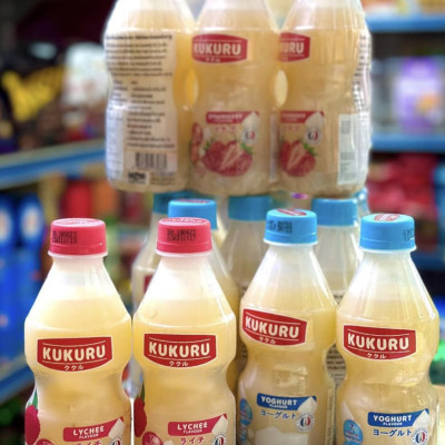 Nước Ép Dâu Yogurt Kukuru có thạch dừa - Lốc 6 chai