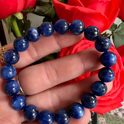 Vòng Tay Chuỗi Nữ Đá Kyanite Xanh Dương Đậm bóng đẹp tự nhiên hay Sapphire nước size hạt 10mm hợp nữ mệnh Thủy mệnh Mộc đeo ạ
