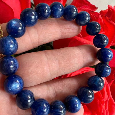 Vòng Tay Chuỗi Nữ Đá Kyanite Xanh Dương Đậm bóng đẹp tự nhiên hay Sapphire nước size hạt 10mm hợp nữ mệnh Thủy mệnh Mộc đeo ạ