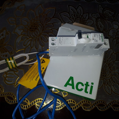 Cầu dao chống giật  RCBO 1P+N-32A- 30mA A9D11832 Schneider