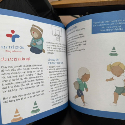 BÉ HỌC SƠ CỨU CÙNG GẤU BÁC SĨ – Esther Lekane, Pierre Winters – Nhã Nam