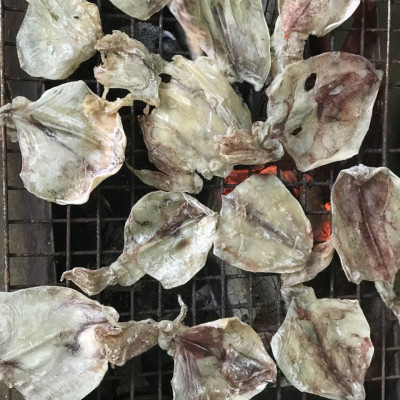 Mực rim sa tế đã chế biến ăn liền gói 100 gram là món ăn ngon ơi là ngon của shop Đặc Sản Biển Phan Thiết NGỌC DŨNG. Hạn sử dụng 6 tháng kể từ ngày đặt hàng