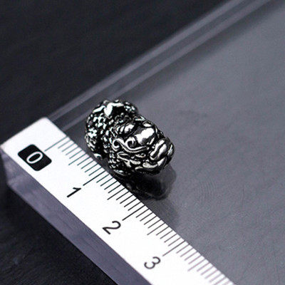 Charm bạc tỳ hưu xỏ ngang - Ngọc Quý Gemstones