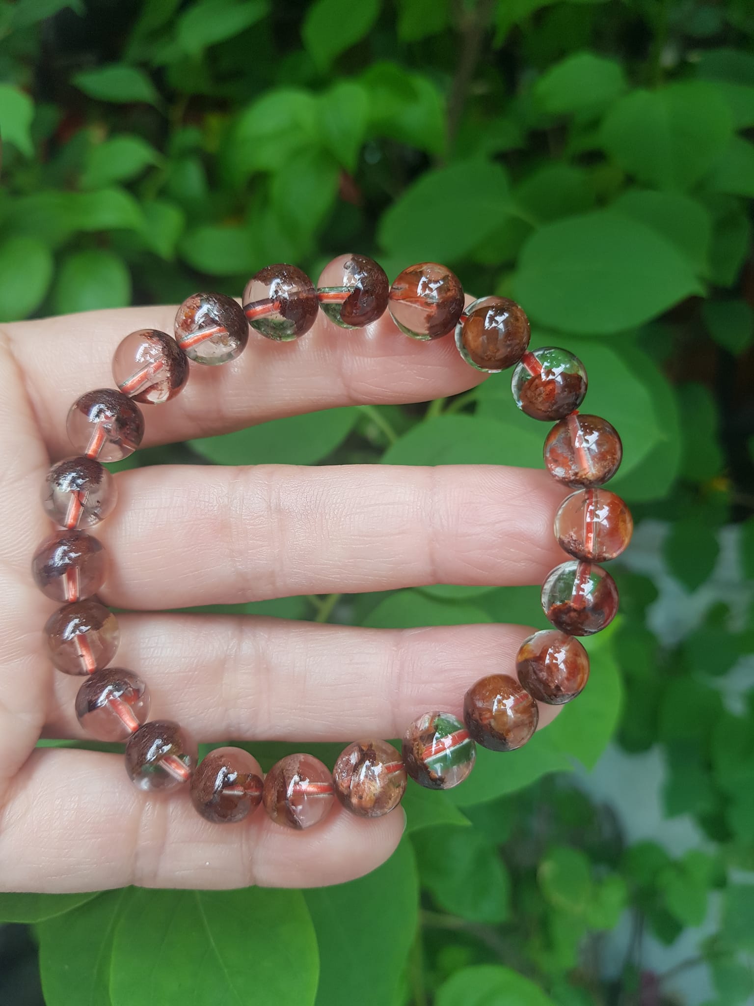 Vòng Tay Phong Thủy Nữ Đá Thạch Anh Ưu Linh Tự Nhiên Bóng Đẹp Size hạt 9mm Màu nâu trắng bóng tự nhiên sang trọng hợp nữ mệnh thổ mệnh kim đeo tốt sức khỏe, hợp tuổi hợp mệnh hợp làm ăn may mắn ạ