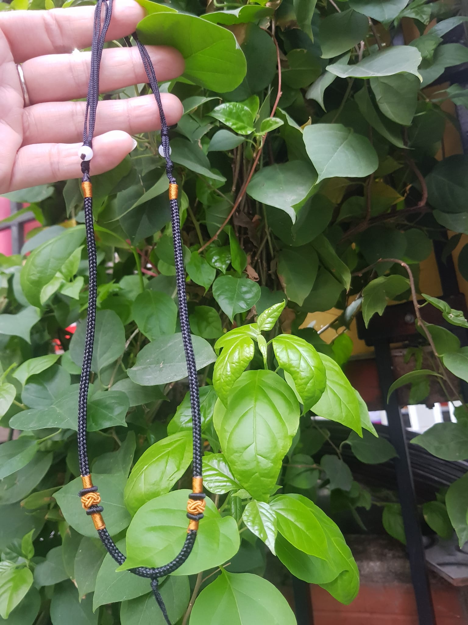 Sợi Dây ĐEN Đeo Cổ Mới Viền Họa Tiết màu Vàng 2 Bên dạng Rút đẹp Size dây dầy 3mm x dài trồng cổ Anh Chị tự chỉnh theo ý 23cm - 30cm Phối với mặt Phật, mặt dây chuyền nam nữ đeo được hết ạ