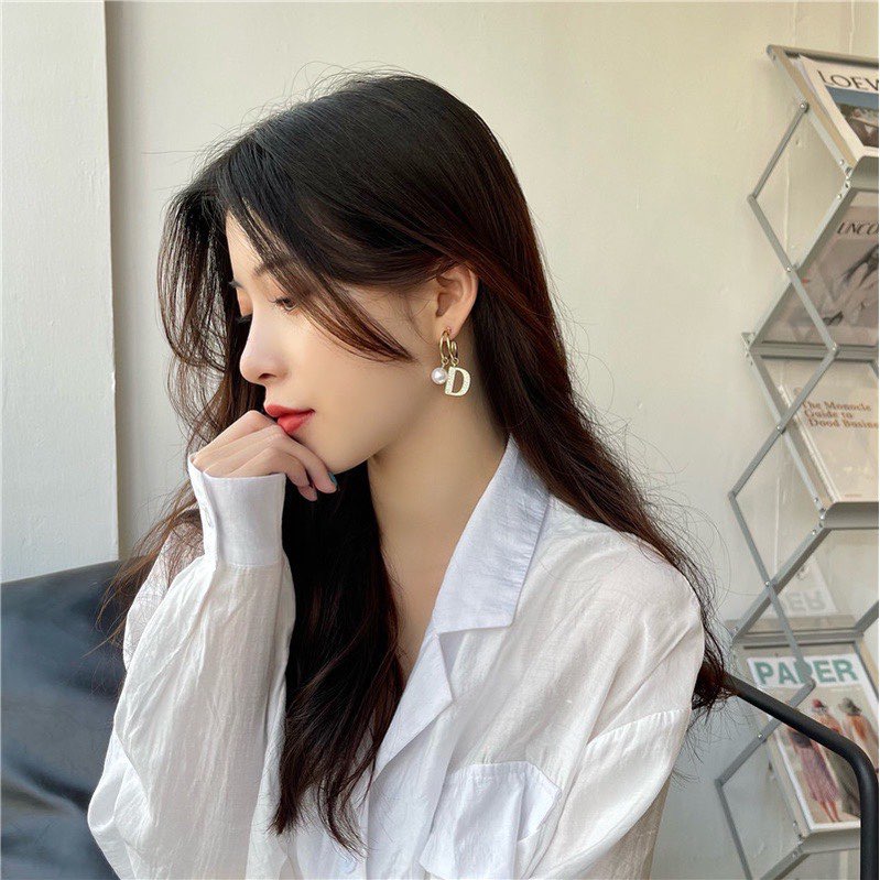 Khuyên tai chữ D thời trang Hàn Quốc cho nữ