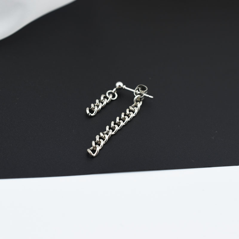 Khuyên tai chuỗi xích titan không gỉ đơn giản unisex