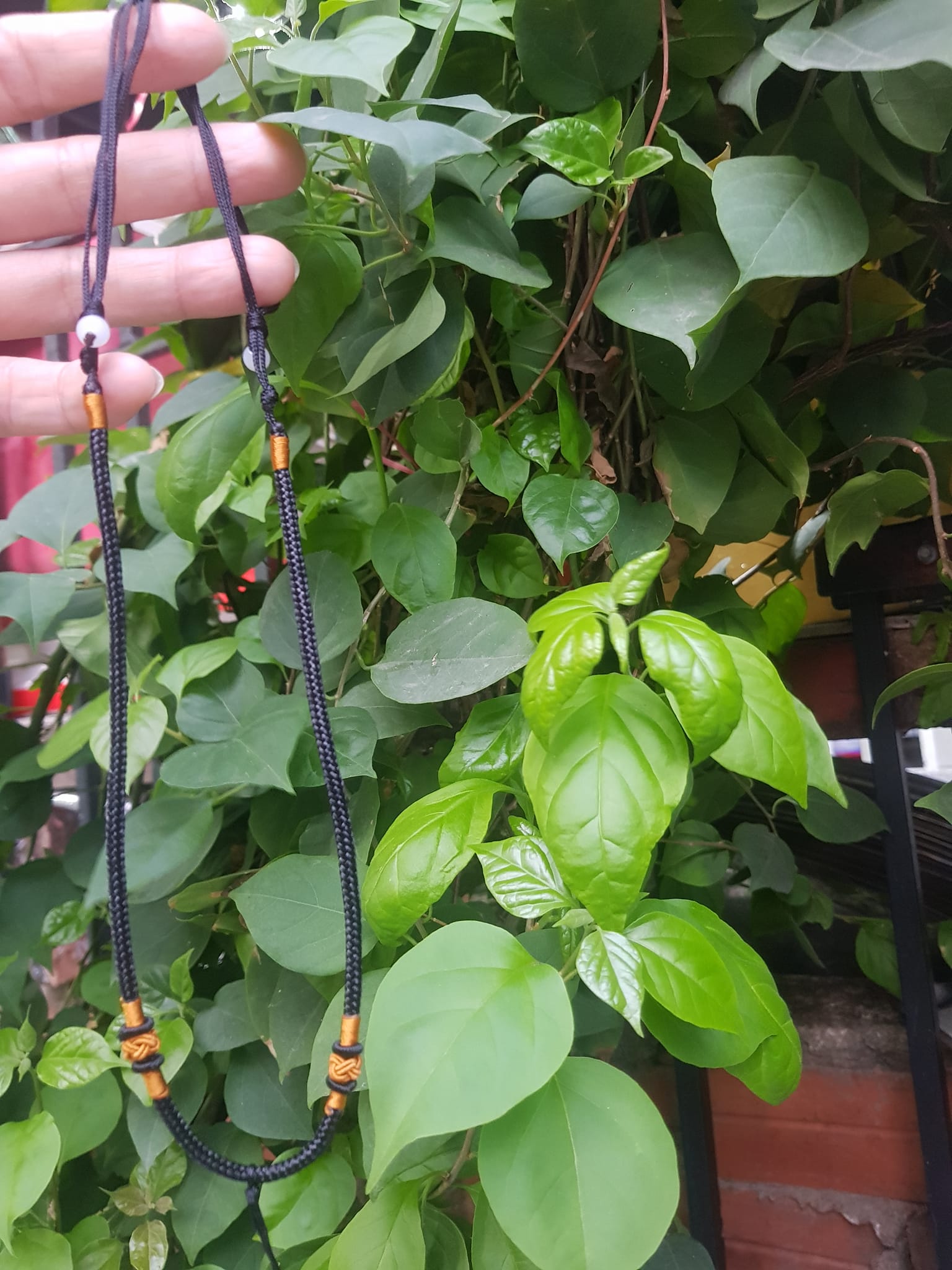 Sợi Dây ĐEN Đeo Cổ Mới Viền Họa Tiết màu Vàng 2 Bên dạng Rút đẹp Size dây dầy 3mm x dài trồng cổ Anh Chị tự chỉnh theo ý 23cm - 30cm Phối với mặt Phật, mặt dây chuyền nam nữ đeo được hết ạ