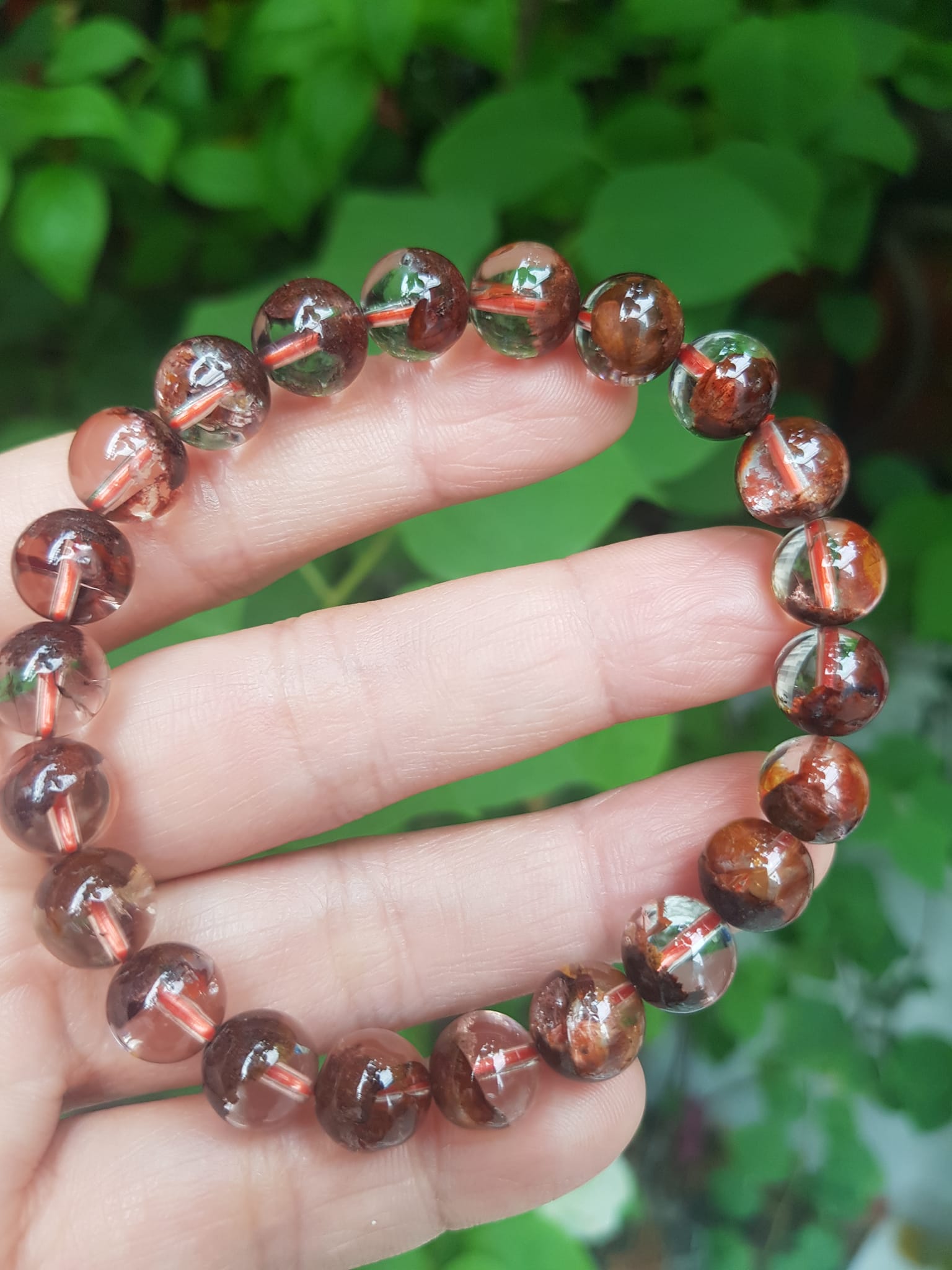 Vòng Tay Phong Thủy Nữ Đá Thạch Anh Ưu Linh Tự Nhiên Bóng Đẹp Size hạt 9mm Màu nâu trắng bóng tự nhiên sang trọng hợp nữ mệnh thổ mệnh kim đeo tốt sức khỏe, hợp tuổi hợp mệnh hợp làm ăn may mắn ạ