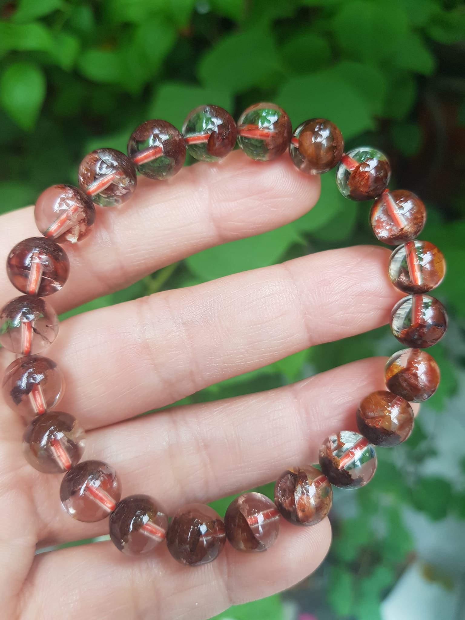 Vòng Tay Phong Thủy Nữ Đá Thạch Anh Ưu Linh Tự Nhiên Bóng Đẹp Size hạt 9mm Màu nâu trắng bóng tự nhiên sang trọng hợp nữ mệnh thổ mệnh kim đeo tốt sức khỏe, hợp tuổi hợp mệnh hợp làm ăn may mắn ạ