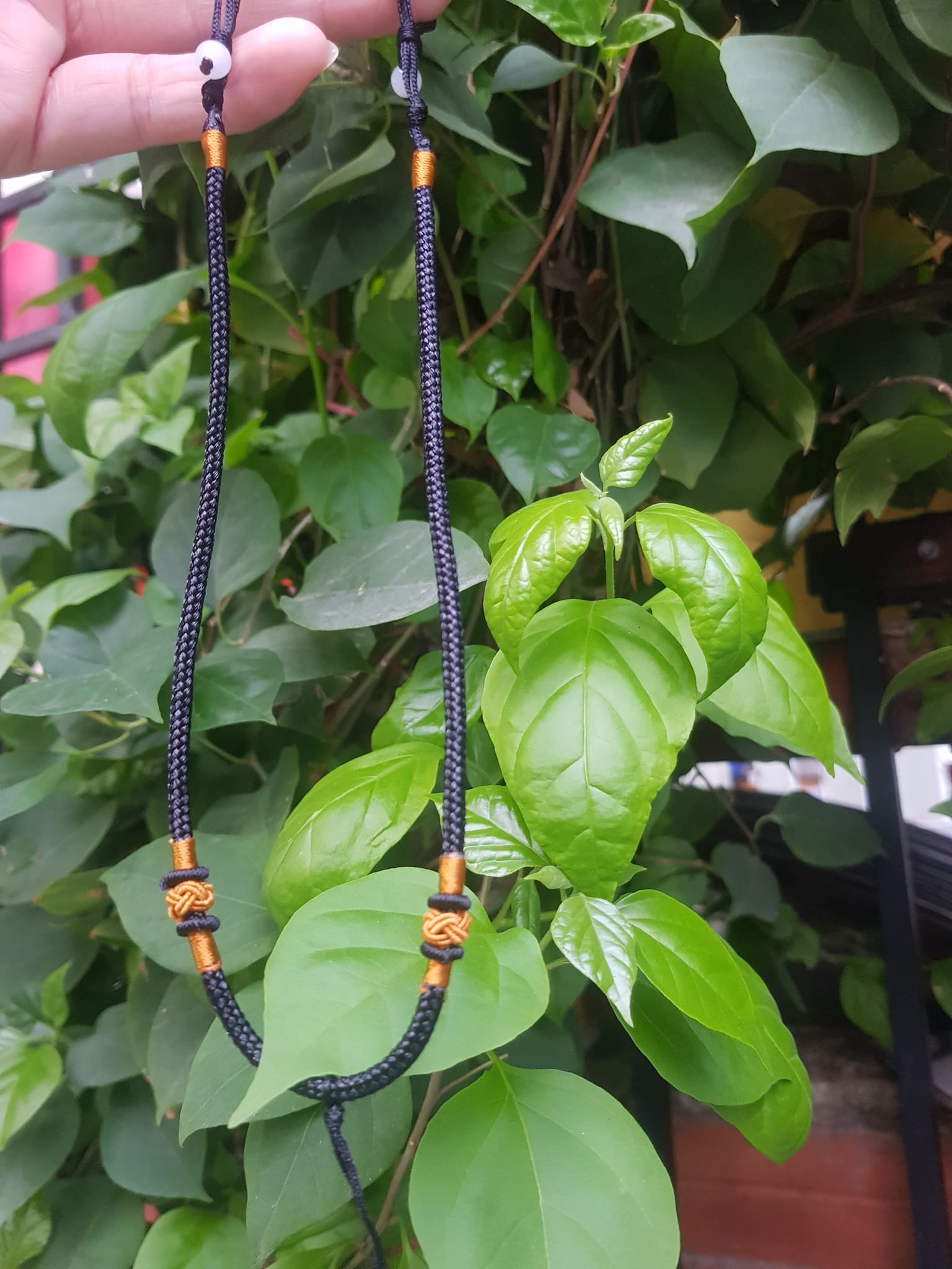 Sợi Dây ĐEN Đeo Cổ Mới Viền Họa Tiết màu Vàng 2 Bên dạng Rút đẹp Size dây dầy 3mm x dài trồng cổ Anh Chị tự chỉnh theo ý 23cm - 30cm Phối với mặt Phật, mặt dây chuyền nam nữ đeo được hết ạ