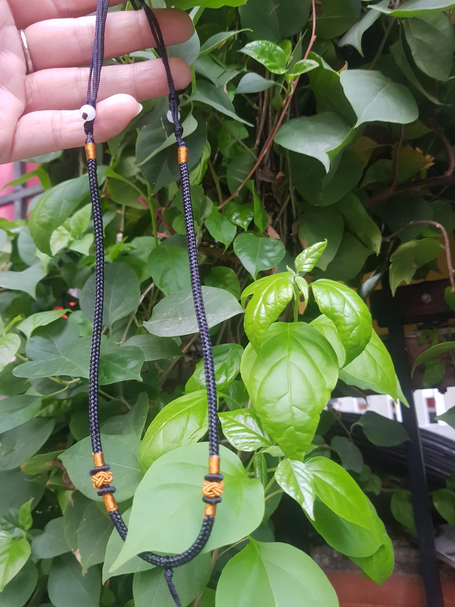 Sợi Dây ĐEN Đeo Cổ Mới Viền Họa Tiết màu Vàng 2 Bên dạng Rút đẹp Size dây dầy 3mm x dài trồng cổ Anh Chị tự chỉnh theo ý 23cm - 30cm Phối với mặt Phật, mặt dây chuyền nam nữ đeo được hết ạ
