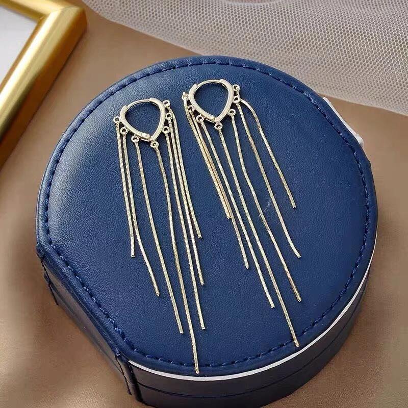 Earrings nữ đeo tai tua rua kim loại cao cấp