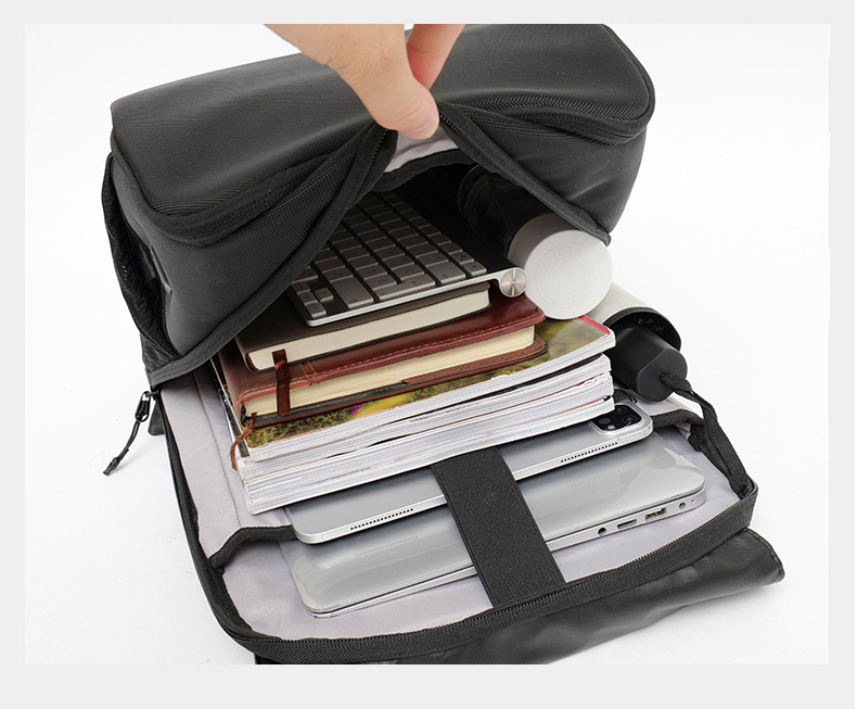 Balo laptop (15.6 inch) phong cách hiện đại - BEE GEE BLLT5626