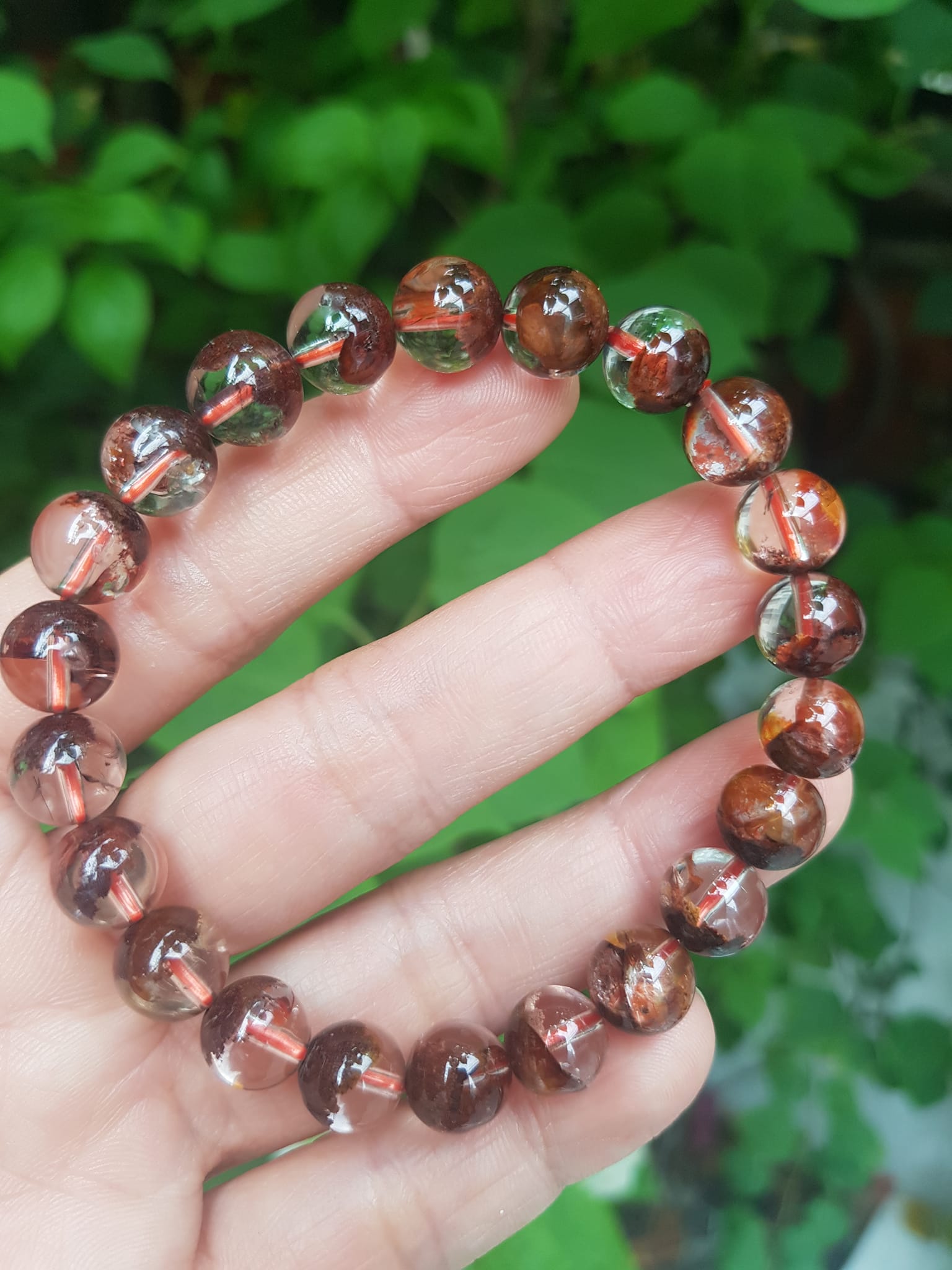 Vòng Tay Phong Thủy Nữ Đá Thạch Anh Ưu Linh Tự Nhiên Bóng Đẹp Size hạt 9mm Màu nâu trắng bóng tự nhiên sang trọng hợp nữ mệnh thổ mệnh kim đeo tốt sức khỏe, hợp tuổi hợp mệnh hợp làm ăn may mắn ạ