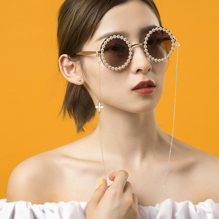 Glasses chain chuỗi đeo gọng kính cỏ bốn lá may mắn phong cách Âu Mỹ thời thượng basic nổi bật