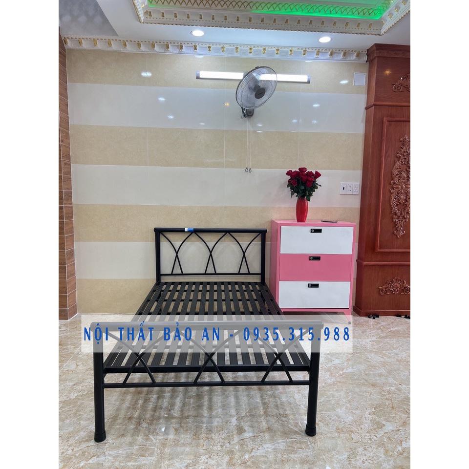 Giường sắt mỹ nghệ giá rẻ nhiều size từ 1m đến 1m8