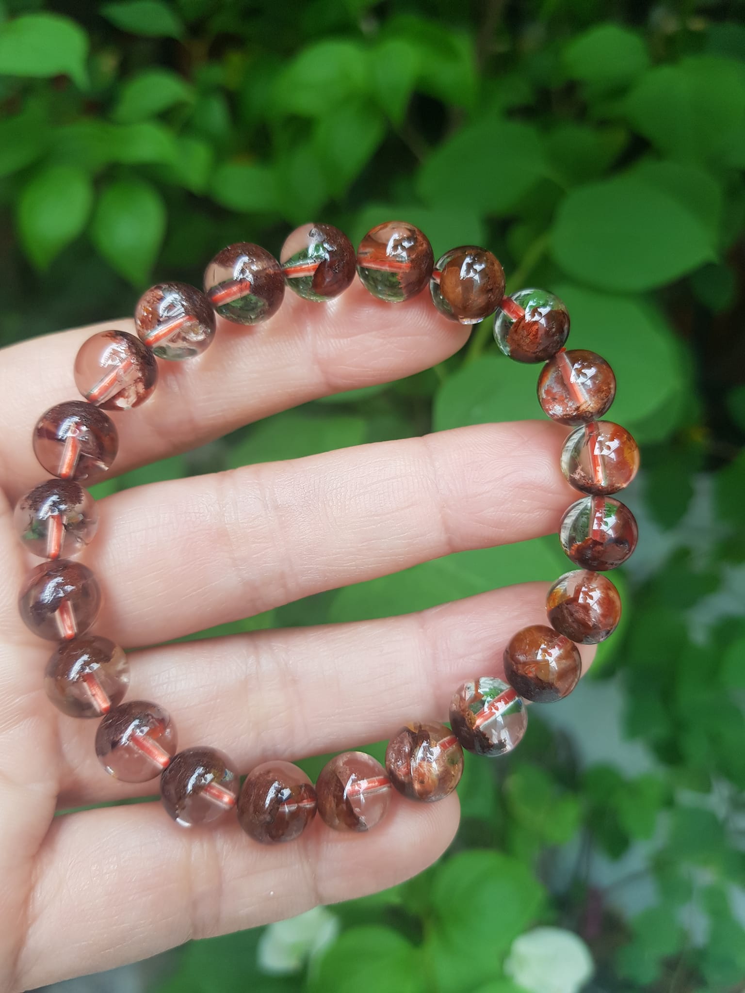 Vòng Tay Phong Thủy Nữ Đá Thạch Anh Ưu Linh Tự Nhiên Bóng Đẹp Size hạt 9mm Màu nâu trắng bóng tự nhiên sang trọng hợp nữ mệnh thổ mệnh kim đeo tốt sức khỏe, hợp tuổi hợp mệnh hợp làm ăn may mắn ạ