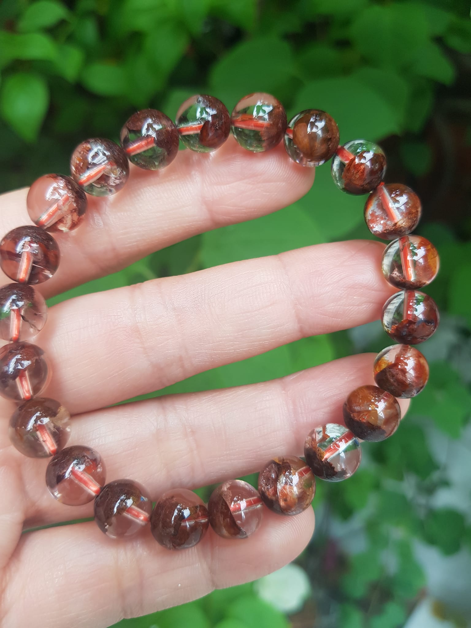 Vòng Tay Phong Thủy Nữ Đá Thạch Anh Ưu Linh Tự Nhiên Bóng Đẹp Size hạt 9mm Màu nâu trắng bóng tự nhiên sang trọng hợp nữ mệnh thổ mệnh kim đeo tốt sức khỏe, hợp tuổi hợp mệnh hợp làm ăn may mắn ạ