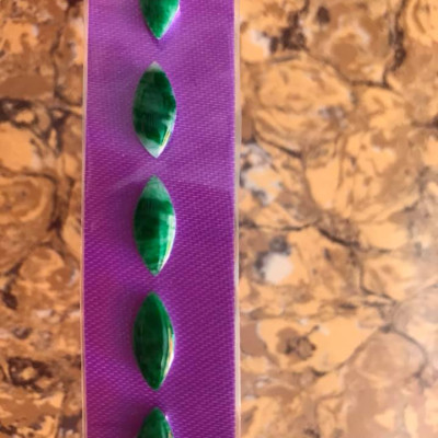 BỘ TRANG SỨC LẮC TAY MỚI KIỂU HẠT DƯA NHỎ 15MM X ĐK 6MM  ĐÁ CẨM THẠCH XANH SƠN THỦY BÓNG TỰ NHIÊN ĐẬM ĐẸP  NỮ LÀM LẮC TAY VÀNG ĐEO ĐẸP VÀ SANG LẮM Ạ