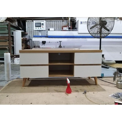 Kệ ti vi chân gỗ rộng 140 Mẫu 7