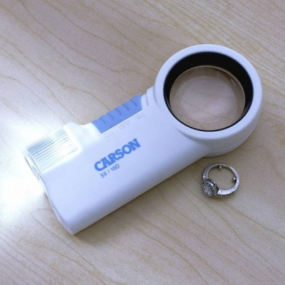  Kính lúp cầm tay có đèn Carson MagniFlash CP-16 (5x) - Hàng chính hãng