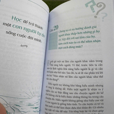 (Combo 2 cuốn) NỬA GÁNH SUY TƯ - 50 CÂU HỎI VỀ NHÂN SINH QUAN – Hoàng Mạnh Hải - Saigon Books