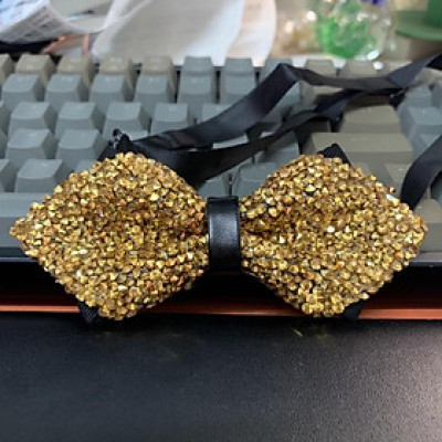 Nơ cổ nam đá vàng chất liệu đẹp sang trọng cho MC chú Rể tiệc sang trọng Giangpkc