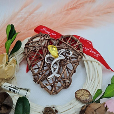 Cài áo hoa tulip đá vàng