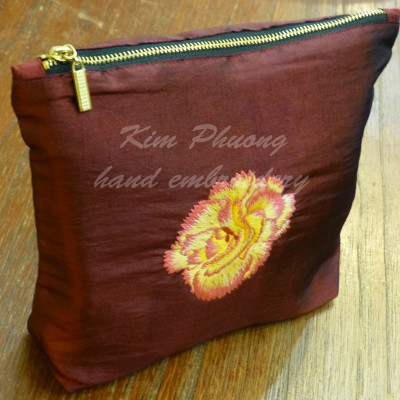 Túi mỹ phẩm thêu tay - Hoa cẩm chướng