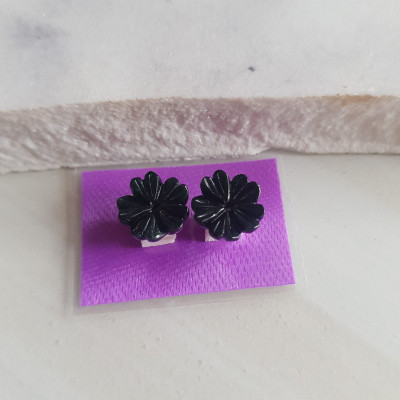1 Đôi bông tai Kiểu Mới lạ đẹp Bông Hoa Mai Trái Tim 5 cánh Màu Đen Đá Ngọc cẩm thạch tự nhiên đen bóng đẹp hợp Nữ mệnh Thủy mệnh Mộc ạ Size 9mm x dầy 2,5mm Nữ bọc vàng đeo rất đẹp sang ạ