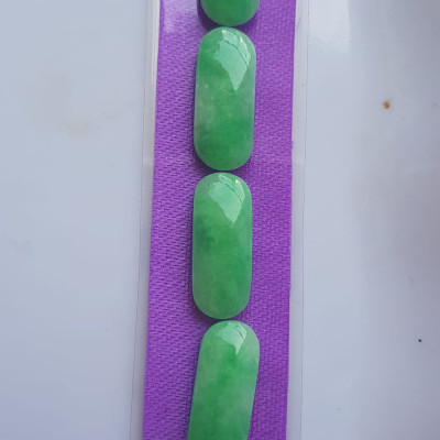 Bộ Lắc Tay Yên Ngựa Mới 4 viên Xanh Ngọc Tươi đều bóng đẹp  Size Dài 20mm x Ngang 9mm x cao 3mm Đá Ngọc Cẩm Thạch tự nhiên  Nữ mệnh mộc hỏa thủy bọc vàng đeo đẹp sang món quà tặng ý nghĩa gửi đến Mẹ và người thân ạ