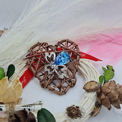 Cài áo hoa gắn 1 cánh đá xanh