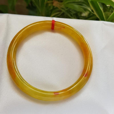 Vòng tay nữ đá Cẩm thạch Vàng Anh Tươi sáng bóng mới đẹp quá các Chị Em ơi Ni nhỏ 48mm x cọng 6mm chuẩn hợp Nữ mệnh Kim, mệnh Thổ, mệnh Thuỷ 30kg - 48kg màu vàng tươi món quà ý nghĩa dành cho các chị em nữ đeo tươi đẹp xinh may mắn cả năm ạ