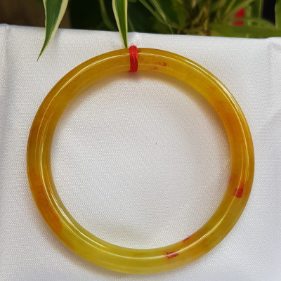 Vòng tay nữ đá Cẩm thạch Vàng Anh Tươi sáng bóng mới đẹp quá các Chị Em ơi Ni nhỏ 48mm x cọng 6mm chuẩn hợp Nữ mệnh Kim, mệnh Thổ, mệnh Thuỷ 30kg - 48kg màu vàng tươi món quà ý nghĩa dành cho các chị em nữ đeo tươi đẹp xinh may mắn cả năm ạ