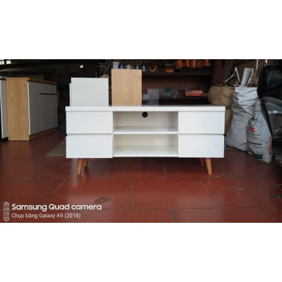 Kệ ti vi chân gỗ rộng 140 Mẫu 7