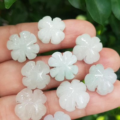 Mặt Bông Hoa cỏ 4 lá màu trắng nữ phối vòng tay,làm mặt nhẫn Chất liệu đá cẩm thạch size hạt 15mm x dầy 6mm Nữ về phối với vòng tay của mình đeo hay làm mặt nhẫn mặt dây chuyền đeo xinh ạ