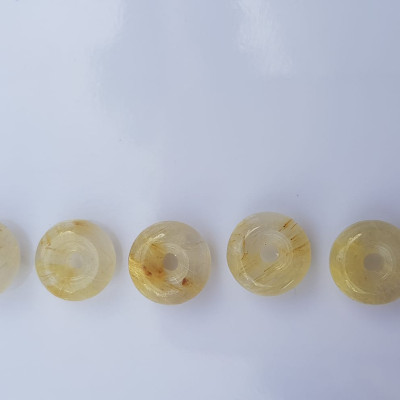 Bộ Trang Sức Phong Thủy 5 Đồng tiền đá thạch anh tóc vàng may mắn tài lộc Size đk 10mm x cao 4,5mm x lỗ 2mm mệnh Kim mệnh Thổ và mệnh Thủy Nữ phối lên bộ lắc tay hay mặt dây chuyền vàng đeo xinh đẹp may mắn ạ