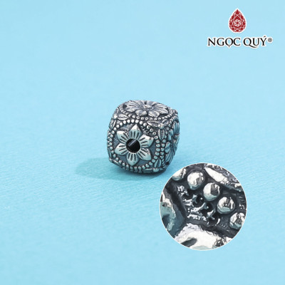 Charm xỏ ngang vuông họa tiết cỏ 4 lá - Ngọc Quý Gemstones