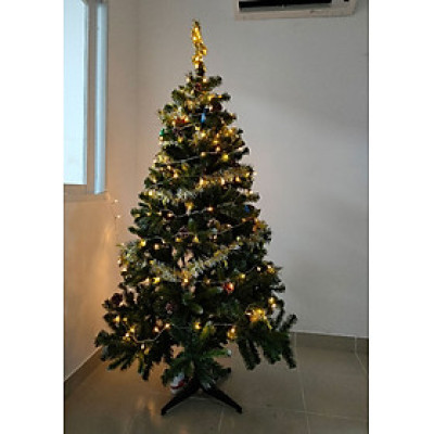 Cây thông noel 3 loại lá gắn trái thông - Cây thông đẹp Tán dày đều, cây thông chắc chắn và dể tháo lắp