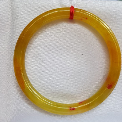 Vòng tay nữ đá Cẩm thạch Vàng Anh Tươi sáng bóng mới đẹp quá các Chị Em ơi Ni nhỏ 48mm x cọng 6mm chuẩn hợp Nữ mệnh Kim, mệnh Thổ, mệnh Thuỷ 30kg - 48kg màu vàng tươi món quà ý nghĩa dành cho các chị em nữ đeo tươi đẹp xinh may mắn cả năm ạ