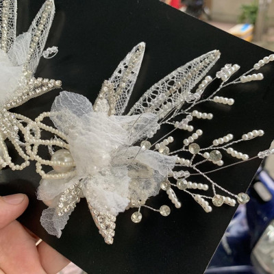 Bộ đôi cài tóc cô dâu hoa voan màu Trắng mềm đá hạt trai 10/2021 SP221366