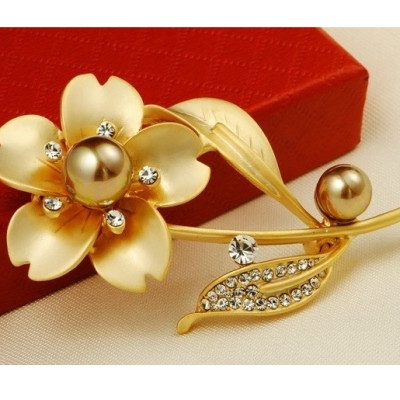 Cài áo nhánh hoa kim loại màu vàng sang trọng