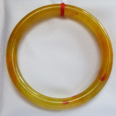 Vòng tay nữ đá Cẩm thạch Vàng Anh Tươi sáng bóng mới đẹp quá các Chị Em ơi Ni nhỏ 48mm x cọng 6mm chuẩn hợp Nữ mệnh Kim, mệnh Thổ, mệnh Thuỷ 30kg - 48kg màu vàng tươi món quà ý nghĩa dành cho các chị em nữ đeo tươi đẹp xinh may mắn cả năm ạ