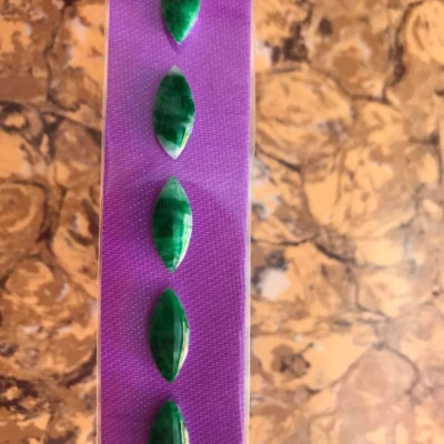 BỘ TRANG SỨC LẮC TAY MỚI KIỂU HẠT DƯA NHỎ 15MM X ĐK 6MM  ĐÁ CẨM THẠCH XANH SƠN THỦY BÓNG TỰ NHIÊN ĐẬM ĐẸP  NỮ LÀM LẮC TAY VÀNG ĐEO ĐẸP VÀ SANG LẮM Ạ