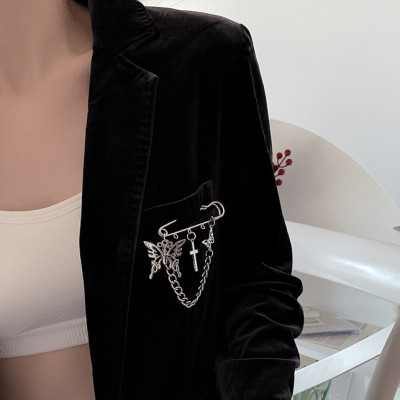 cài áo nữ cá tính