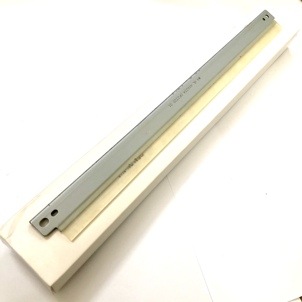 Gạt mực (gạt Drum) Toshiba 555: Dùng cho máy photocopy Toshiba 2006 | 205 | 255| 256 | 305| 355 | 356 | 455 | 456 | 357 | 457 | 2006 | 2507 | 2303 | 2803 | 2309 | 2809 | 2508 | 2518 | 3018 | 5018A | 3518A | 4508A | 4518A | 5008A ( HA - Hàng nhập khẩu )