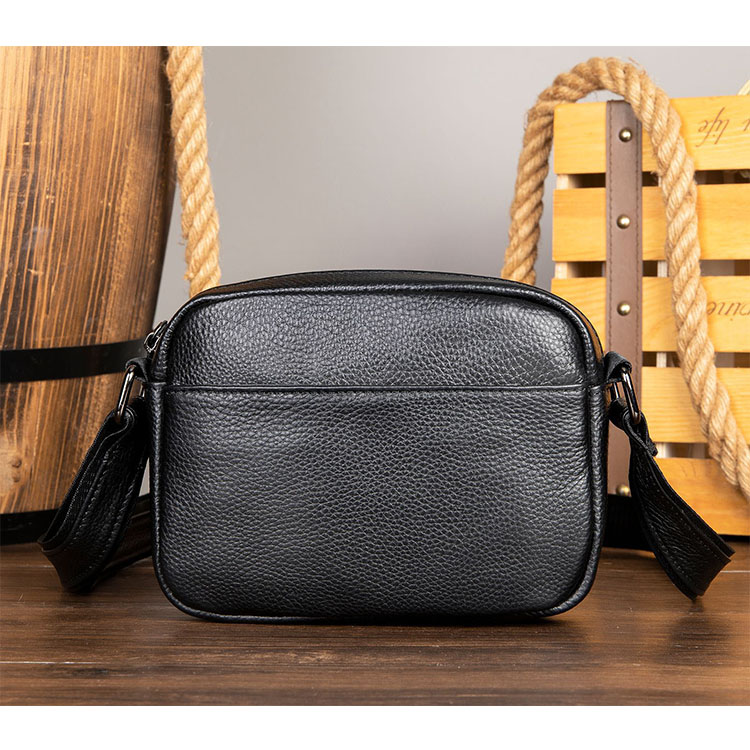 Túi đeo chéo nam nhỏ BAOHA LEATHER BHM6118 chuẩn da bò thật. Túi đeo vai mini