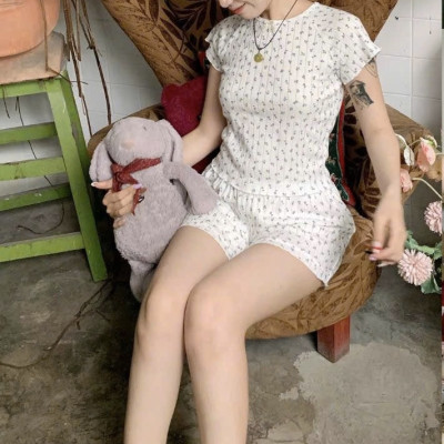 Set đồ mặc nhà đơn giản hoạ tiết hoa nhí